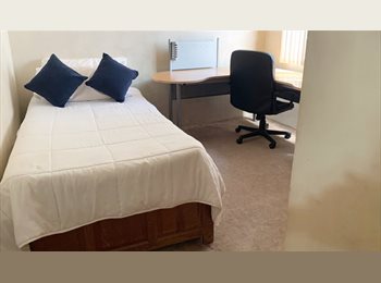 Roomgo MX - Habitación privada, perfecta para Profesionista o Estudiante de Profesional, San Pedro Garza García - MX$7,999 por mes