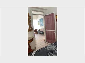 Roomgo MX - Rento amplísima recámara amueblada, Guadalajara - MX$4 por mes