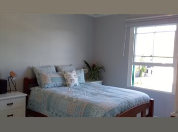 Roomgo NZ - Non Smoking Female Flatmate Wanted, Napier - $300 pw