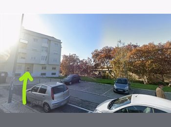 Roomgo PT - Quarto em apartamento recém-mobilado a 2 minutos da estação de comboio de oeiras e a 15 minutos da N, Lisboa - 600 € Por mês