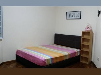 Roomgo SG - Condo Large Common Room for rent - Opposite MRT station, Bukit Panjang - $1,000 pm