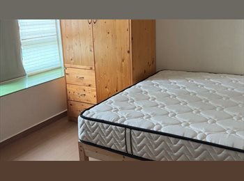 Roomgo SG - No owner . Female environment. Common room in Queenstown for rent, Redhill - $1,300 pm