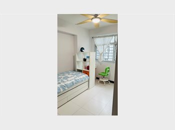 Roomgo SG - $750 room for rent, Bukit Panjang, Bukit Panjang - $750 pm