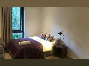 Roomgo UK - Private Room in Split level Apartment in Central London, Nine Elms - £1,390 pcm