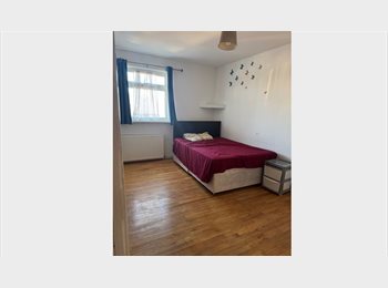 Roomgo UK - Large from, Sudbury - £950 pcm