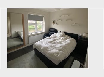 Roomgo UK - Double Room for Rent (Single Occupancy Only) in a Spacious 3-Bedroom House – Wembley | All Bills Inc, Tokyngton - £900 pcm