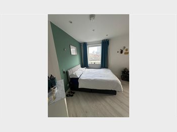 Roomgo UK - Very big en-suite Double Room in Canary Wharf, Canary Wharf - £1,200 pcm