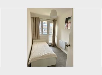 Roomgo UK - Single room available in Putney, Putney - £680 pcm