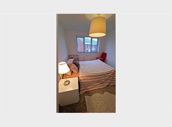 Roomgo UK -  Spacious and bright double room available in RM18 (RM18 FH), Stanford-le-Hope - £500 pcm