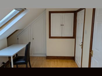 Roomgo UK - Bright Double Room in Quiet Boston Manor Cul-de-Sac — 5 Mins to Station, Hanwell - £780 pcm