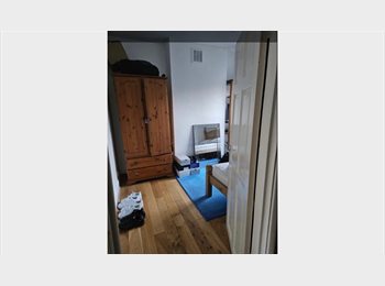 Roomgo UK - Room in a Comfortable 2-Bed Home, West Norwood - £650 pcm
