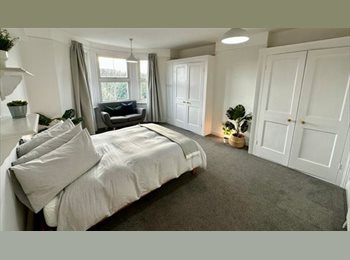 Roomgo UK - Room To Let in Lovely Victorian House High Wycombe, High Wycombe - £650 pcm