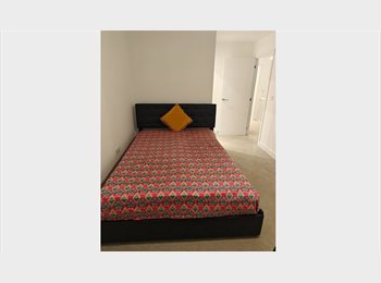 Roomgo UK - Ensuite Room, Addlestone - £1,100 pcm