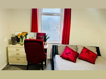 Roomgo UK - One double room for rent, Peacehaven - £650 pcm