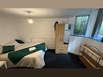 Roomgo UK - Modern and fully furnished double room in wakefield, Wakefield - £450 pcm