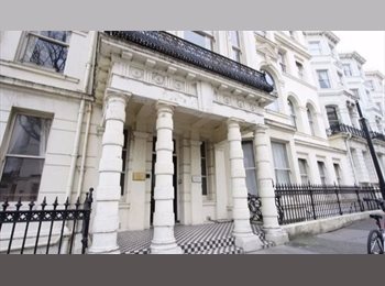 Roomgo UK - Lovely Single Room In Beautiful 2 Bedroom Flat, Hove - £875 pcm