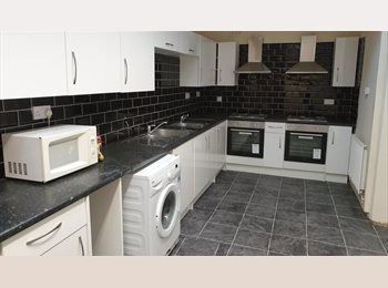 Roomgo UK - All Bills Included - Large rooms Close to Uni with parking, Broomhall - £476 pcm