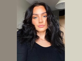 Roomgo UK - Tyra - 25 - Tower Hill