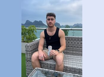 Roomgo UK - Tyler - 28 - Charing Cross