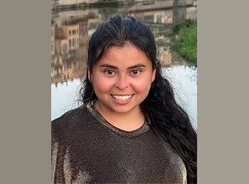 Roomgo UK - Carol - 28 - Charing Cross