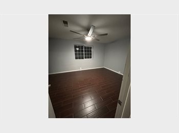 Roomgo US - Renting a Master bedroom with private bathroom, Vista - $1,300 pm
