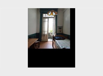 Roomgo AR - Impecable cuarto con balcon exclusivo sobre la Avenida Entre Rios, Buenos Aires - AR$ 350.000 pm