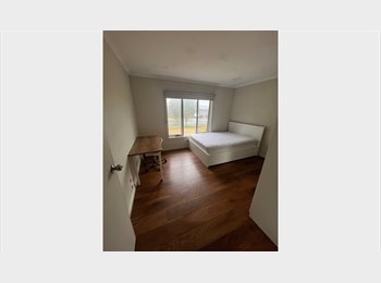 Roomgo AU - Private furnished bedroom including all bills, Laverton - $220 pw