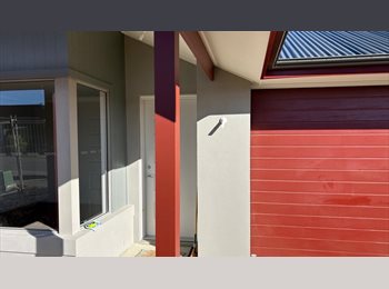 Roomgo AU - Master Bedroom with Ensuite - 4 bedroom house, Mount Barker - $400 pw