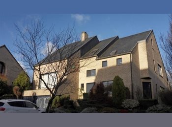 Appartager BE - 4 SAPINS - RESIDENCE 5 CHAMBRES - PISCINE - QUARTIER CALME, Wavre - 550 € pm