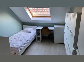 Appartager BE - Jolie chambre pour étudiante, Anderlecht - 450 € pm