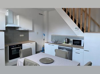 Appartager BE - Colocation  de 4 chambles meublées, Charleroi - 450 € pm