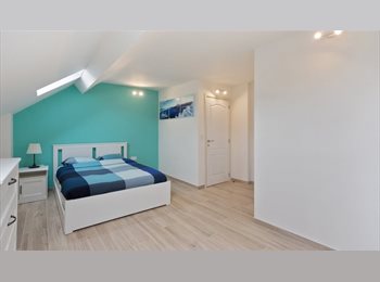 Appartager BE - 25m2 bright room with private bathroom. Flagey/Ixelles, Ixelles-Elsene - 650 € pm