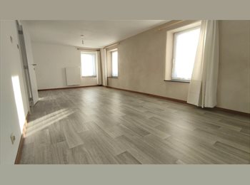 Appartager BE - Chambre lumineuse non meublée (22m2) dans colocation de 3 personnes, Jemeppe-Sur-Sambre - 350 € pm