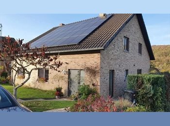 Appartager BE - Chambre en colocation dans villa calme avec jardin – Lustin – 430€ charges comprises, Profondeville - 430 € pm