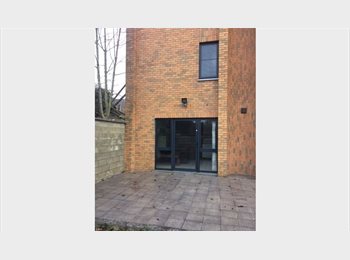 Appartager BE - Studio dans une colocation femmes, Les Bons Villers - 420 € pm