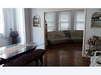 Roomgo BR - QUARTO PEQUENO EM COPACABANA, Copacabana - R$ 1.300 Por mês