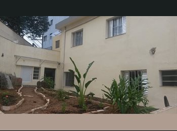 Roomgo BR - Estudio Mobiliado com cama QUEEM, Vila Mariana - R$ 1.500 Por mês