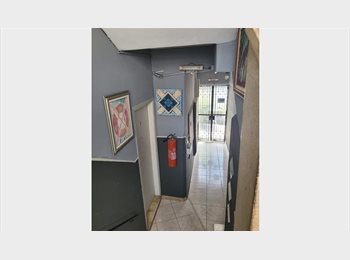 Roomgo BR - QUARTO INDIVIDUAL COM BANHEIRO, Santa Cecilia - R$ 1.200 Por mês