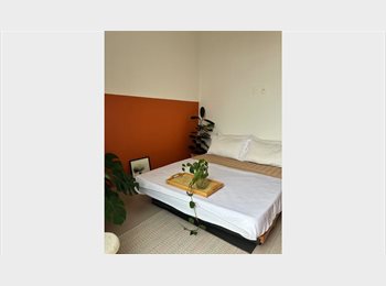 Roomgo BR - Quarto com terraço no Flamengo e vista para o Pão de Açúcar, Flamengo - R$ 4.750 Por mês