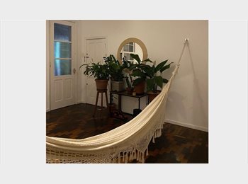 Roomgo BR - Apartamento beira mar, Florianópolis - R$ 2.000 Por mês