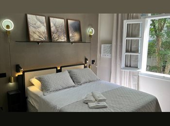 Roomgo BR - Metrô República Estúdio Elegante Reformado e Decorado, Santa Cecilia - R$ 2.900 Por mês