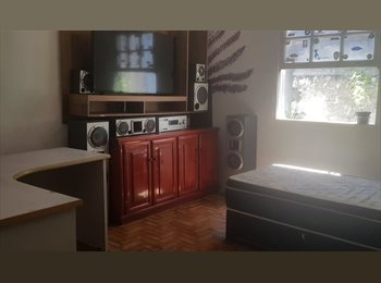 Roomgo BR - Quarto Individual Perto do Shopping, Mogi das Cruzes - R$ 680 Por mês