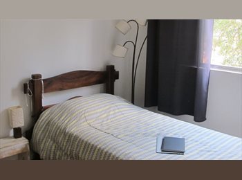 Roomgo BR - Quarto no Planalto Paulista com boa localização e vista para áreas verdes, Saúde - R$ 1.300 Por mês