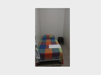 Roomgo BR - Quartos semi Mobiliados para alugar em Jatiúca proxímo a praia, Maceió - R$ 850 Por mês