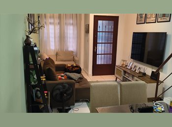 Roomgo BR - Quarto individual grande próximo a metrô verde e azul, Saúde - R$ 1.100 Por mês