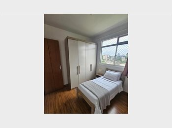 Roomgo BR - Quarto feminino próximo ao Palladium mobiliado -  All inclusive, Curitiba - R$ 1.590 Por mês
