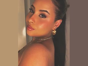 Roomgo BR - Jennifer Kelen  - 20 - Florianópolis