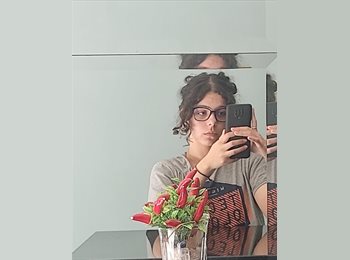 Roomgo BR - Emily  - 18 - Curitiba