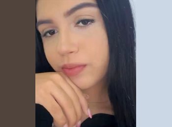 Roomgo BR - Ana Beatriz  - 18 - Brasília