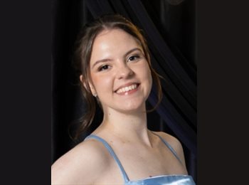 Roomgo BR - Maria Eduarda Mombach Scherer  - 18 - Florianópolis